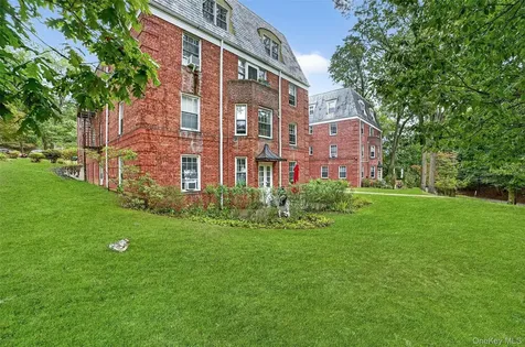 64 Pinewood Road Hartsdale NY 10530