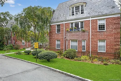 64 Pinewood Road Hartsdale NY 10530