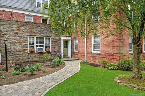 64 Pinewood Road Hartsdale NY 10530