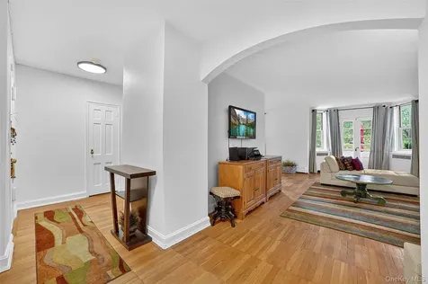64 Pinewood Road Hartsdale NY 10530