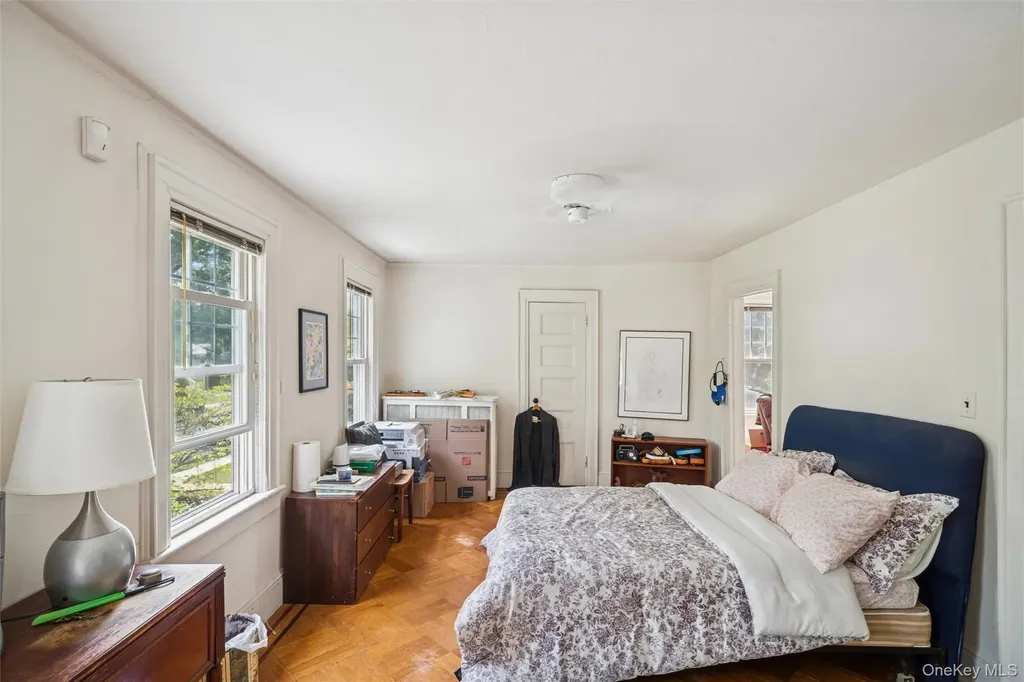 21 Connecticut Avenue Freeport NY 11520