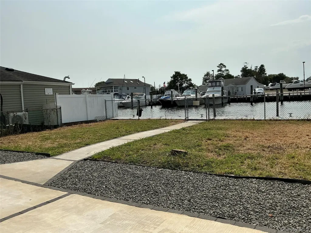 248 E Shore Road E Lindenhurst NY 11757