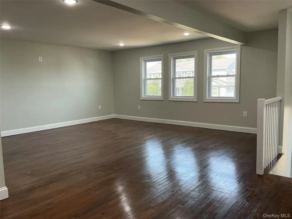 248 E Shore Road E Lindenhurst NY 11757
