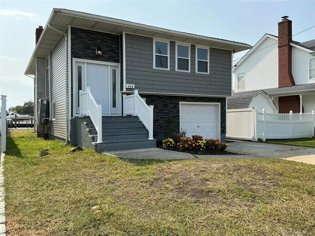 248 E Shore Road E Lindenhurst NY 11757