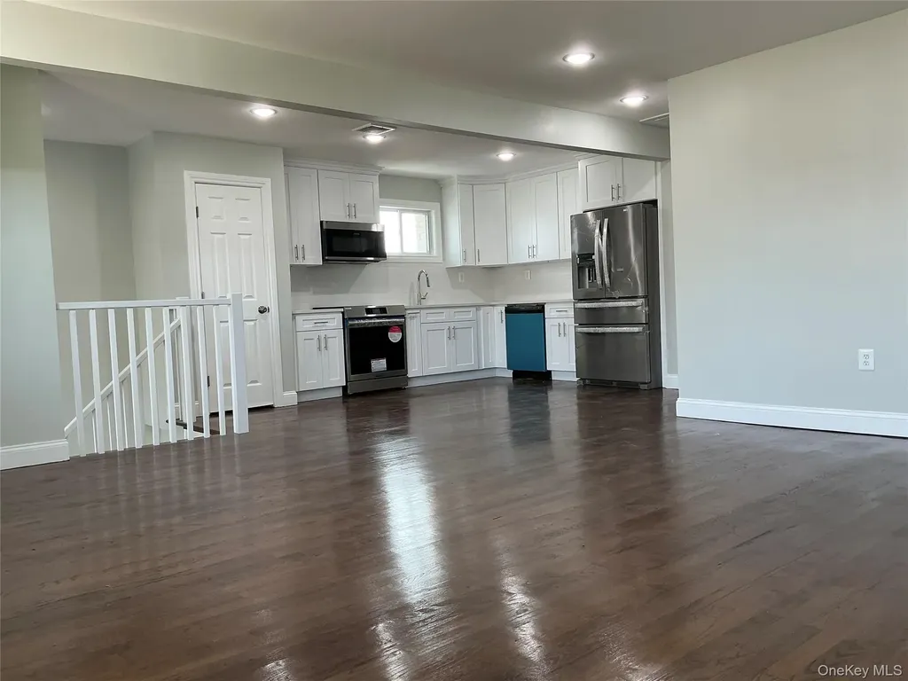 248 E Shore Road E Lindenhurst NY 11757