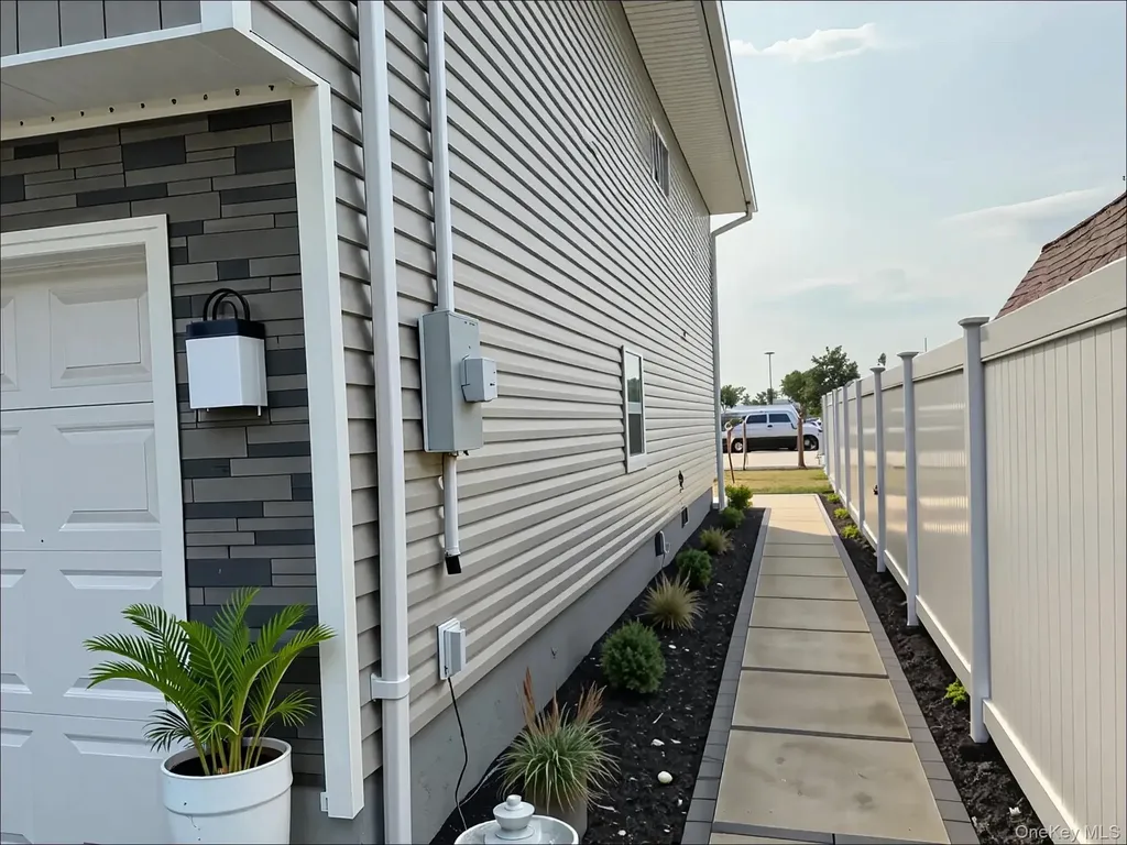 248 E Shore Road E Lindenhurst NY 11757