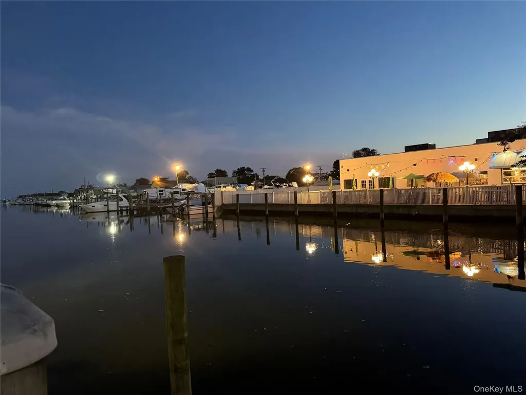 248 E Shore Road E Lindenhurst NY 11757