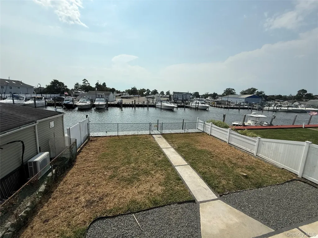 248 E Shore Road E Lindenhurst NY 11757