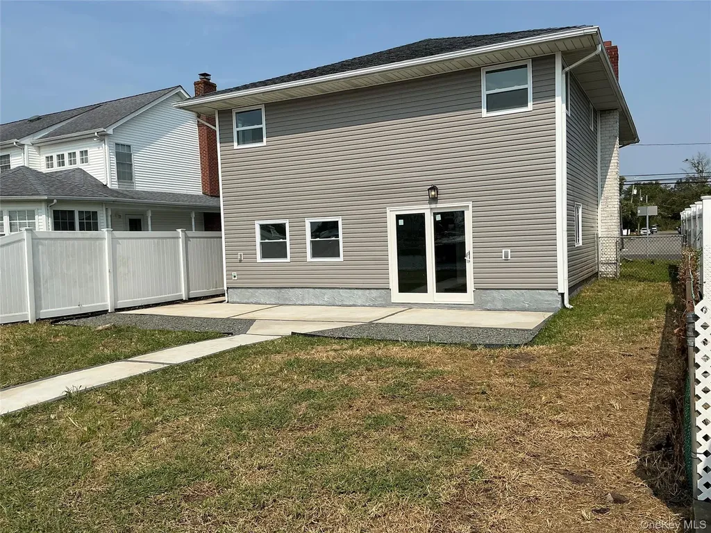 248 E Shore Road E Lindenhurst NY 11757