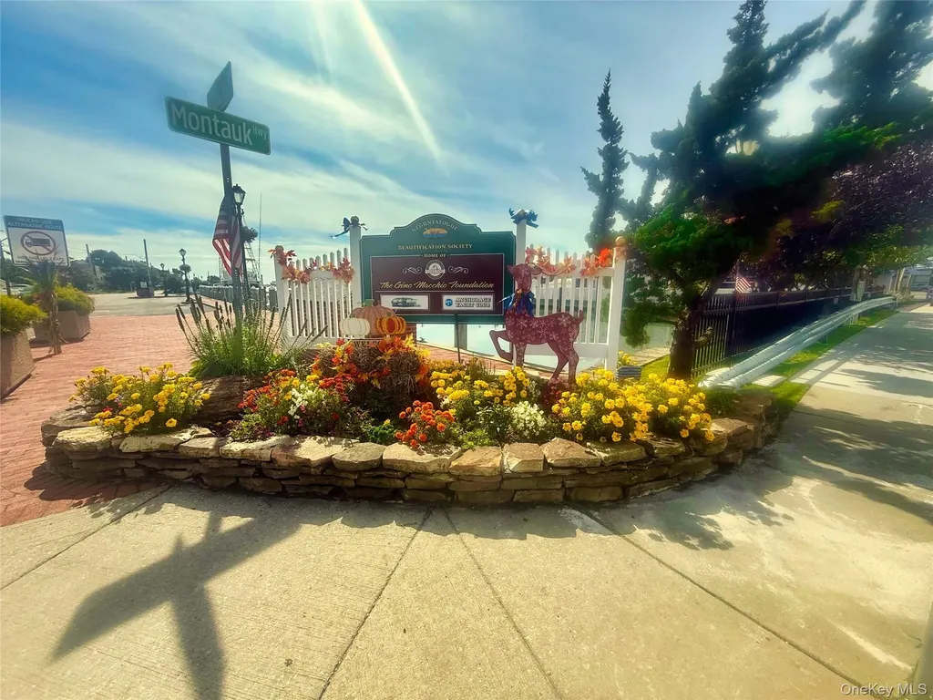 248 E Shore Road E Lindenhurst NY 11757