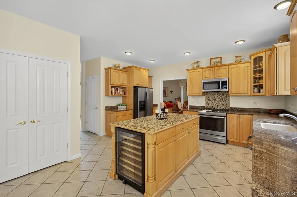 14 Meadow Crest Drive Mahopac NY 10541