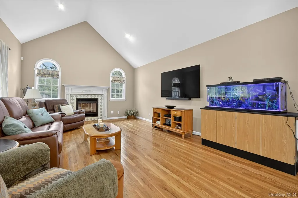 14 Meadow Crest Drive Mahopac NY 10541
