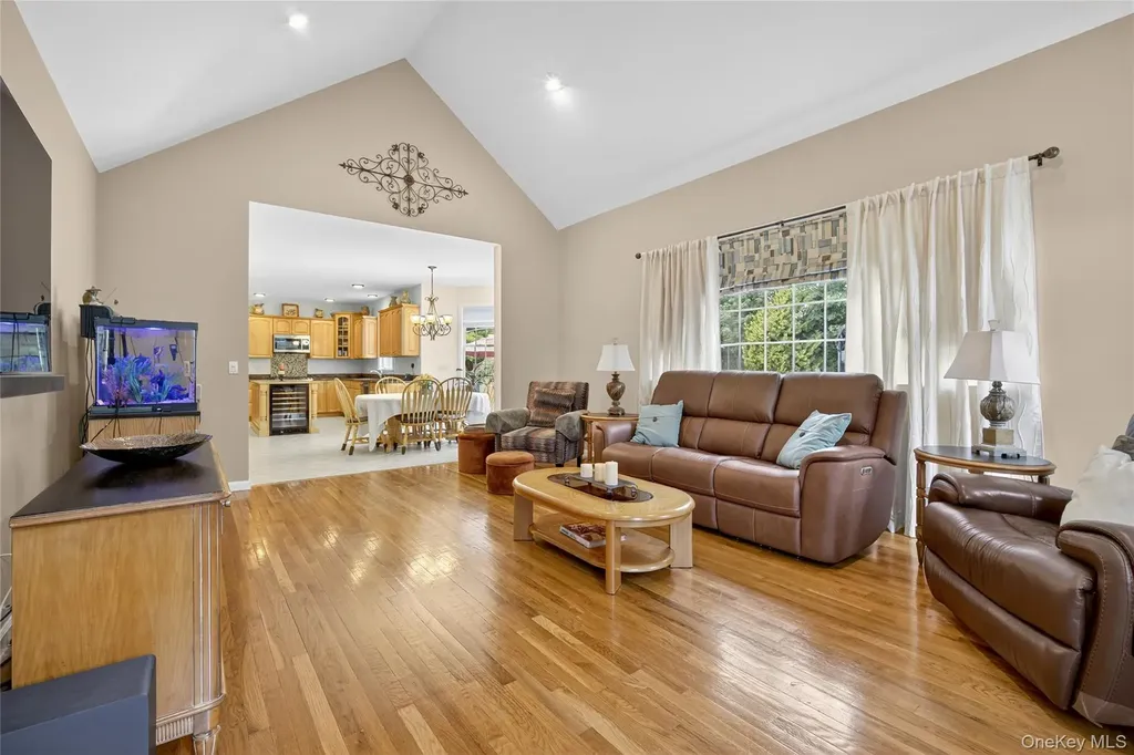 14 Meadow Crest Drive Mahopac NY 10541