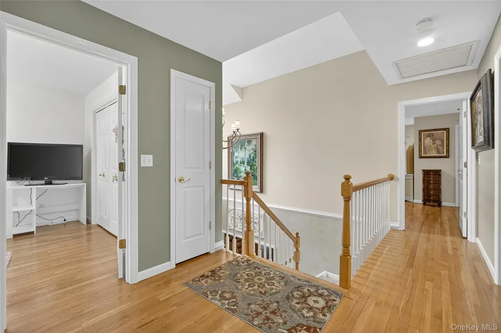 14 Meadow Crest Drive Mahopac NY 10541
