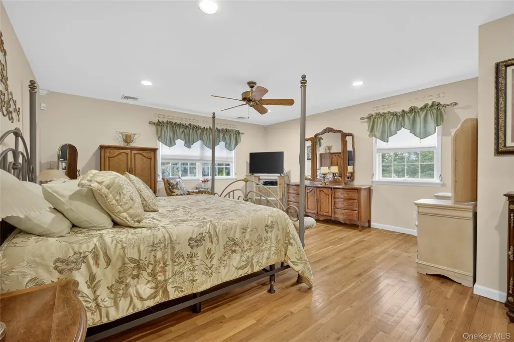 14 Meadow Crest Drive Mahopac NY 10541