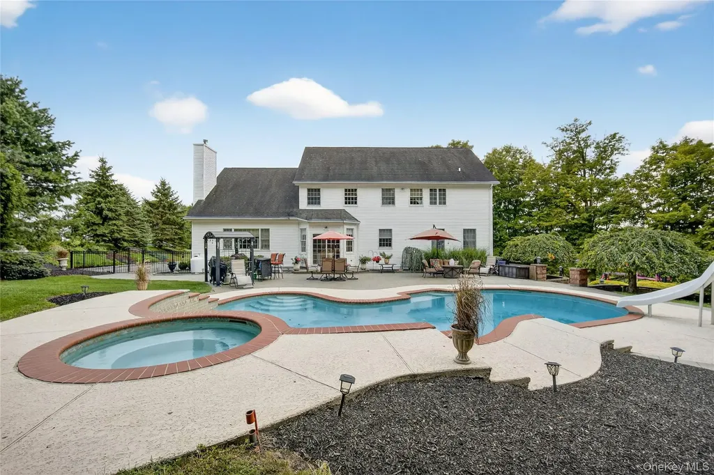 14 Meadow Crest Drive Mahopac NY 10541