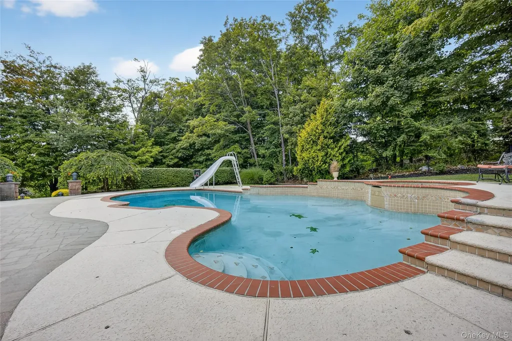 14 Meadow Crest Drive Mahopac NY 10541