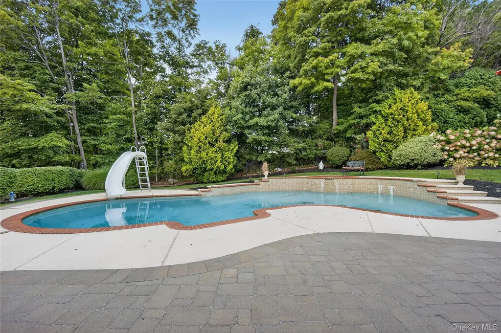 14 Meadow Crest Drive Mahopac NY 10541
