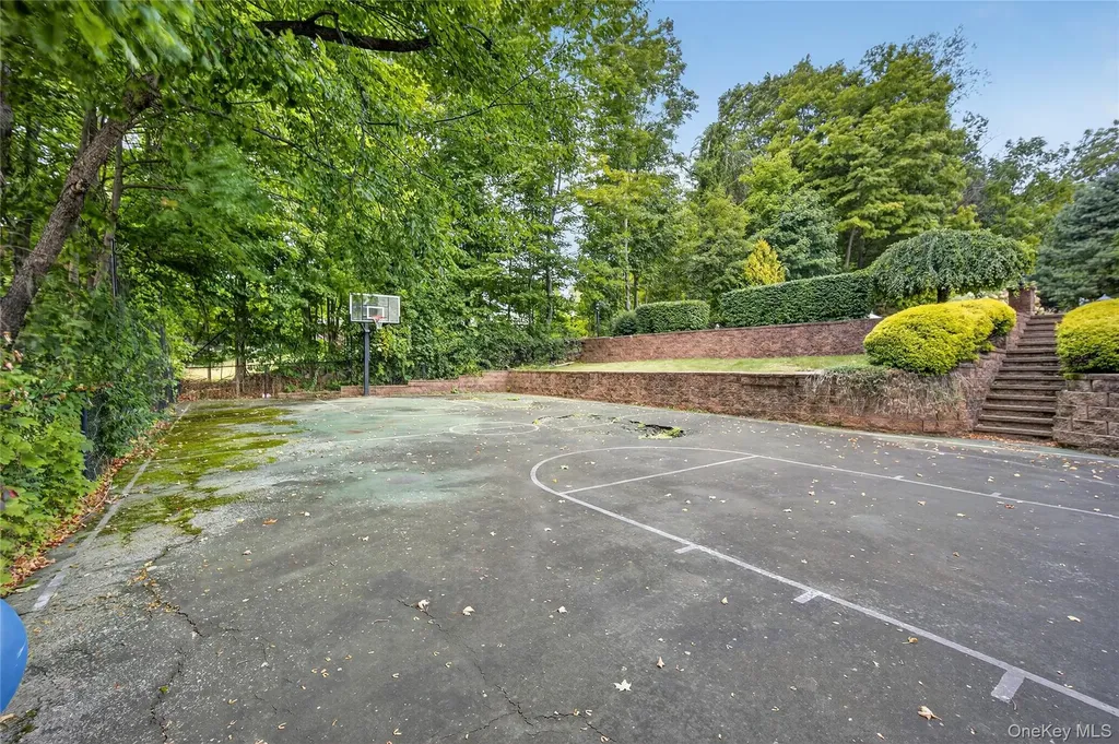 14 Meadow Crest Drive Mahopac NY 10541