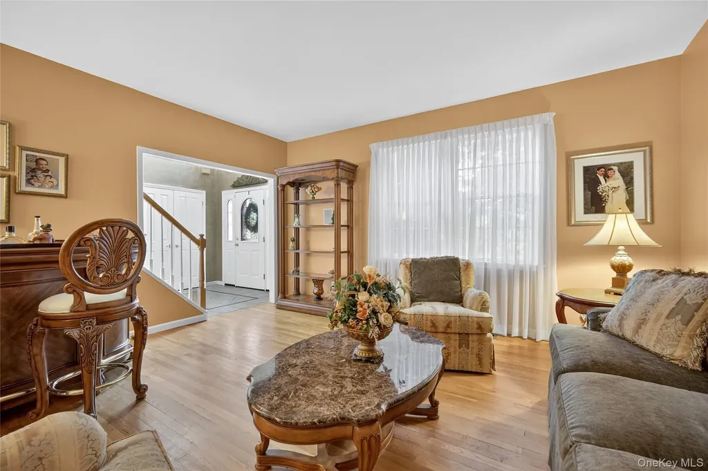 14 Meadow Crest Drive Mahopac NY 10541