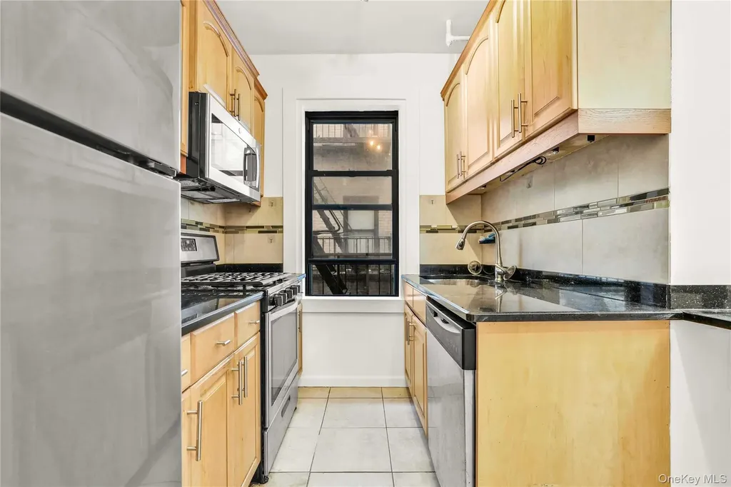21-28 35th Astoria NY 11105