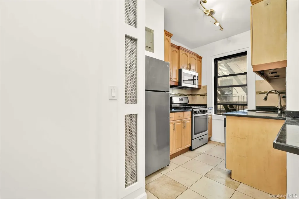 21-28 35th Astoria NY 11105