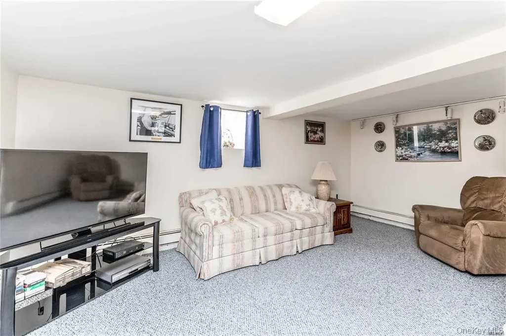 35 Manor Road Lynbrook NY 11563