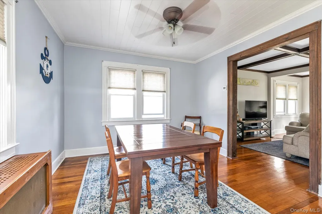 35 Manor Road Lynbrook NY 11563