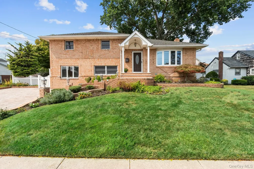79 Stewart Avenue Bethpage NY 11714