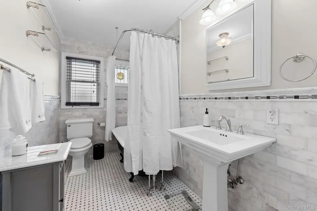 79 Stewart Avenue Bethpage NY 11714