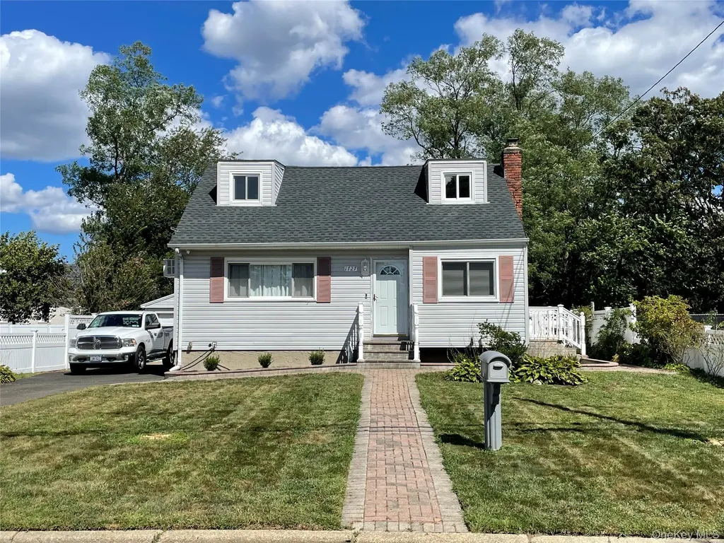 1727 Pine Grove Boulevard Bay Shore NY 11706