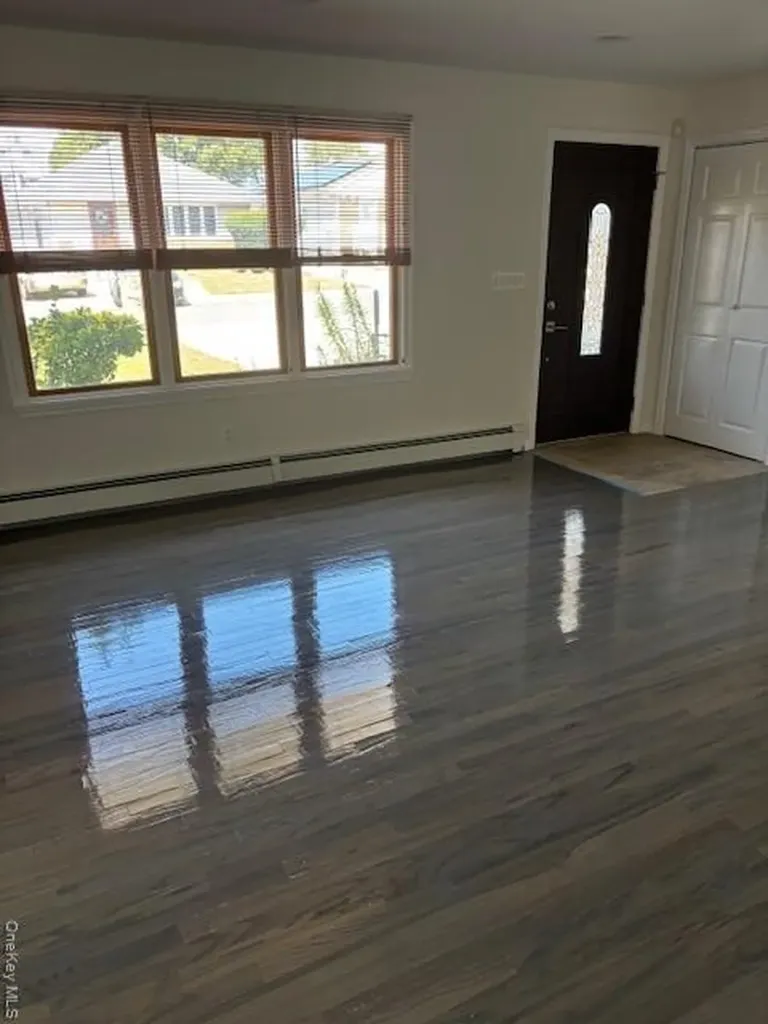 5 Oceanview Avenue Valley Stream NY 11581