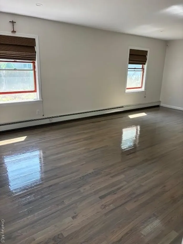 5 Oceanview Avenue Valley Stream NY 11581