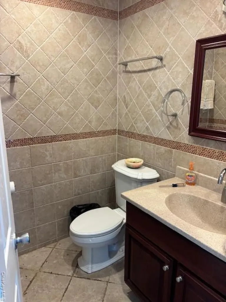 5 Oceanview Avenue Valley Stream NY 11581