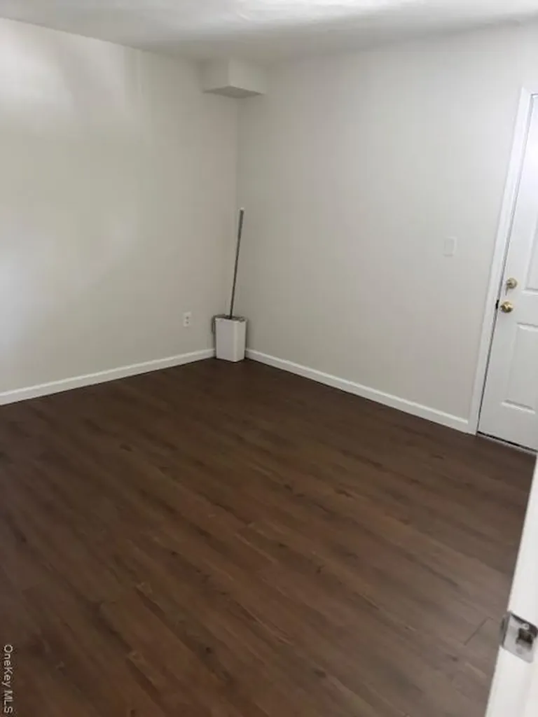 5 Oceanview Avenue Valley Stream NY 11581