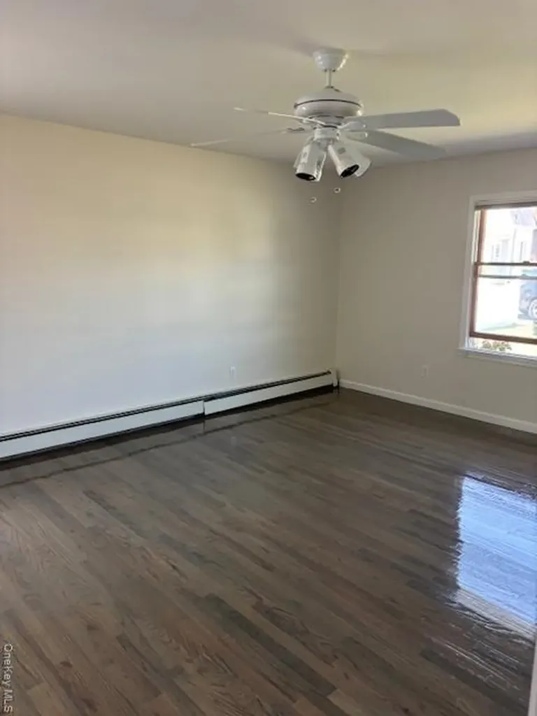 5 Oceanview Avenue Valley Stream NY 11581