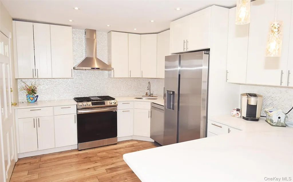 200 Cedar Lane Babylon NY 11702