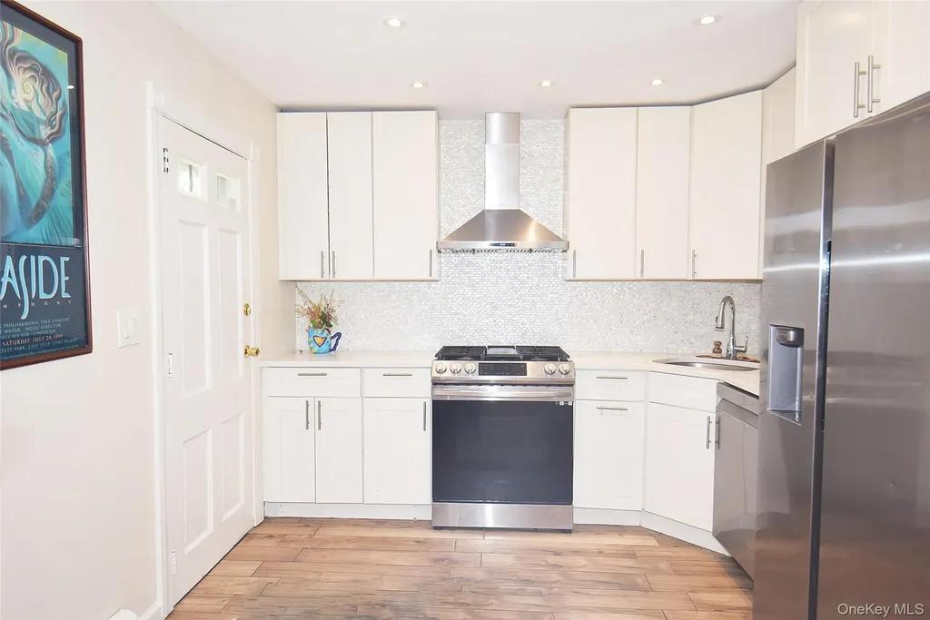 200 Cedar Lane Babylon NY 11702
