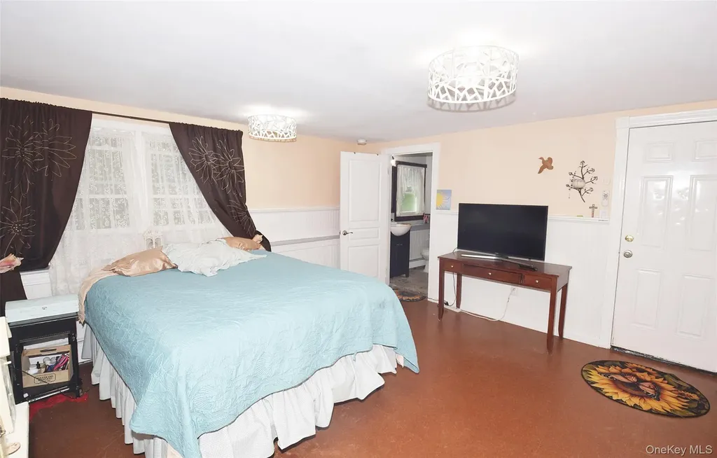 200 Cedar Lane Babylon NY 11702