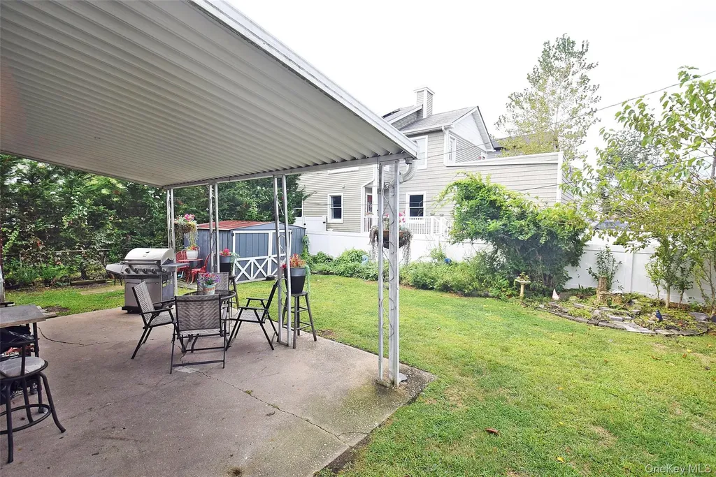 200 Cedar Lane Babylon NY 11702