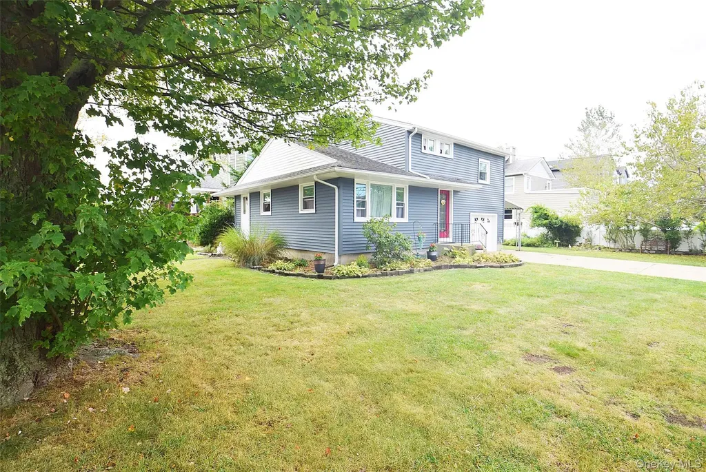 200 Cedar Lane Babylon NY 11702