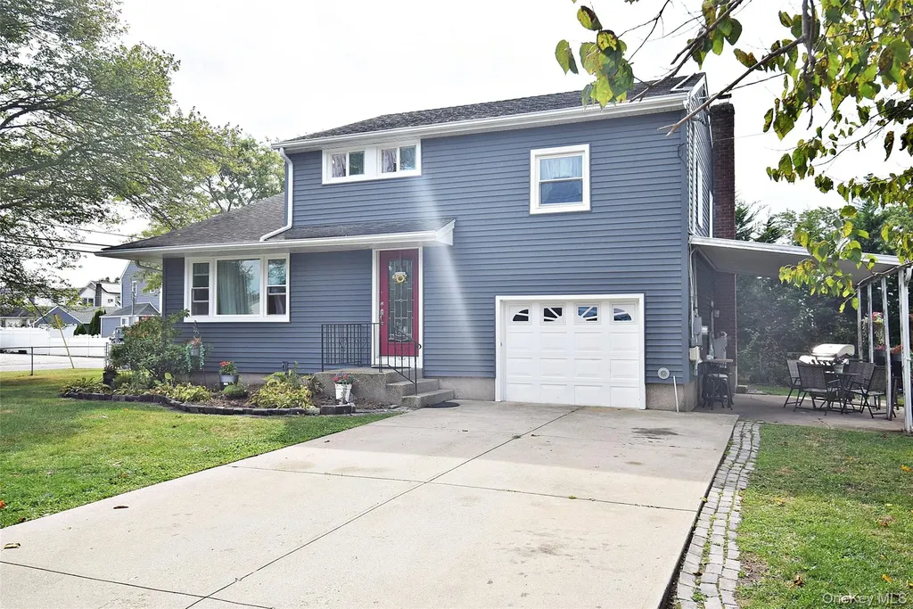 200 Cedar Lane Babylon NY 11702