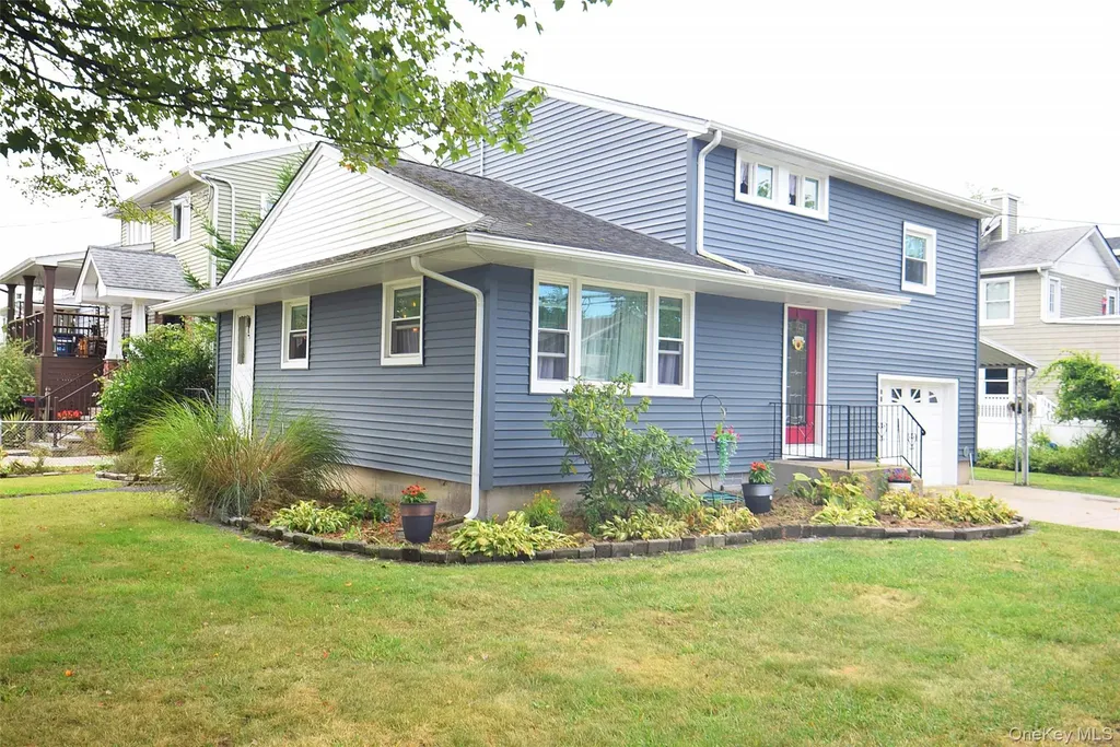 200 Cedar Lane Babylon NY 11702
