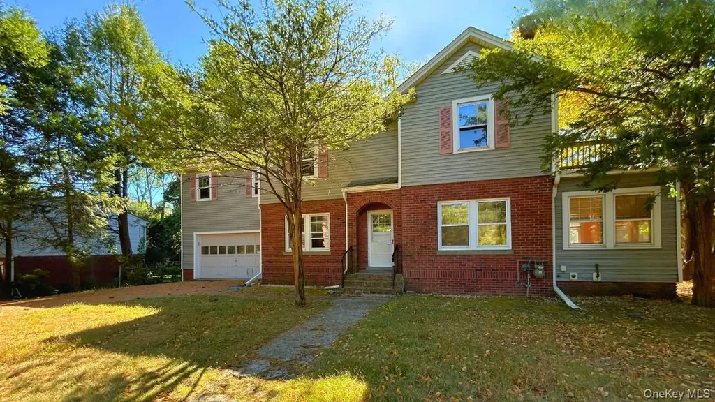 18 Beechwood Park Poughkeepsie NY 12601