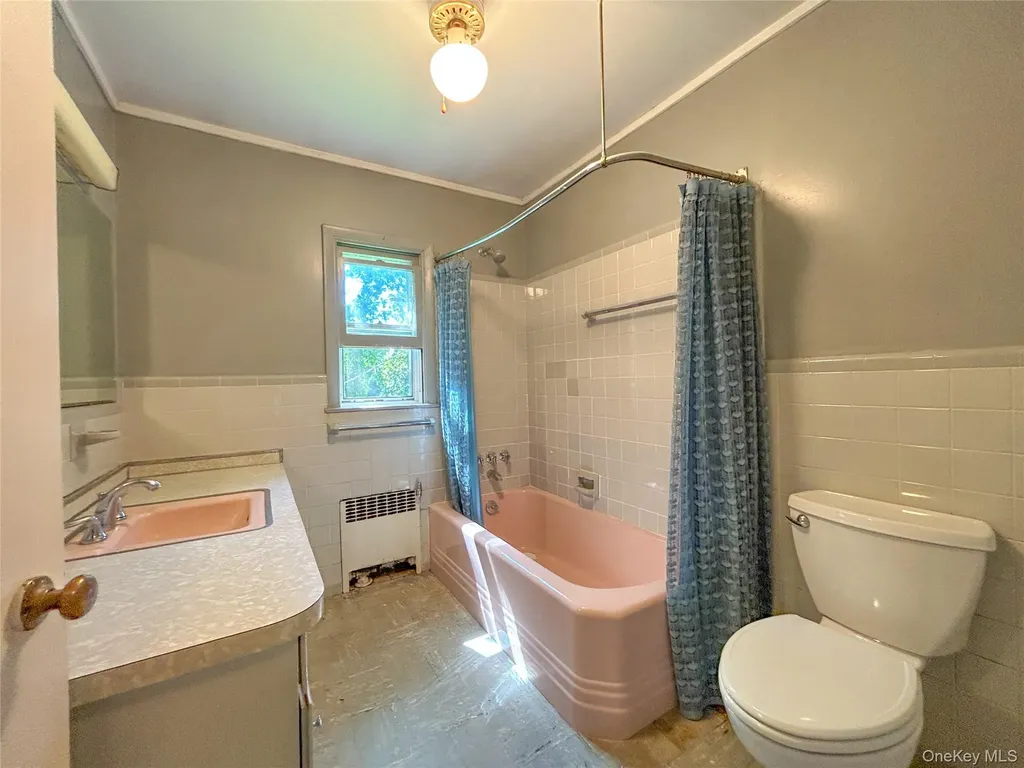 18 Beechwood Park Poughkeepsie NY 12601