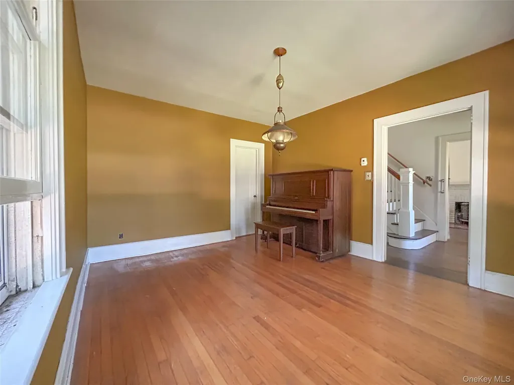 18 Beechwood Park Poughkeepsie NY 12601