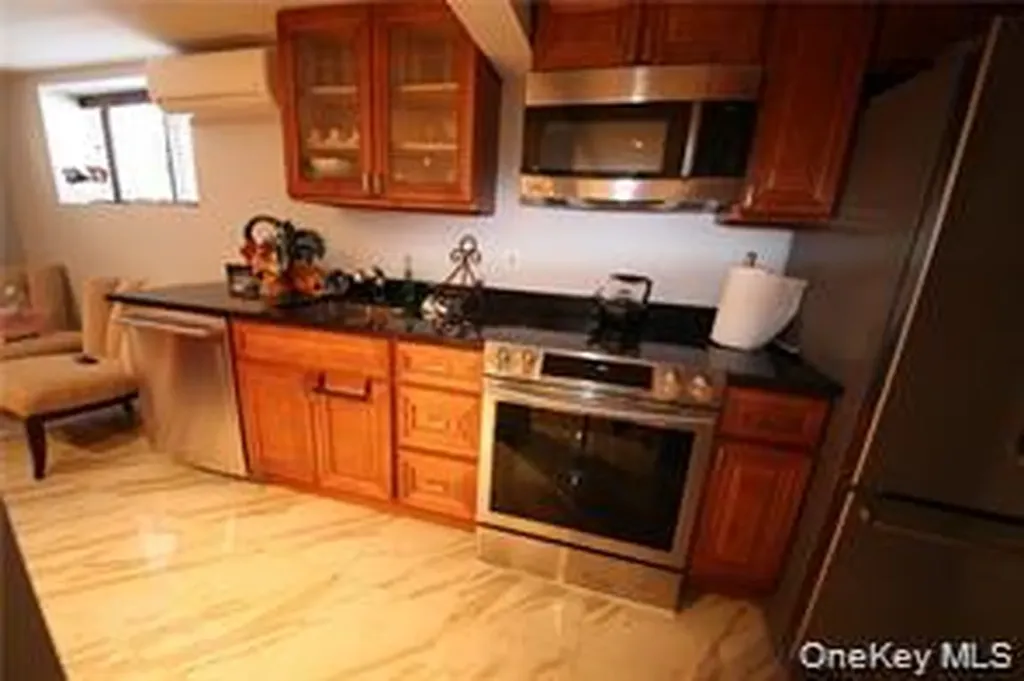 2032 Hobart Avenue Bronx NY 10461