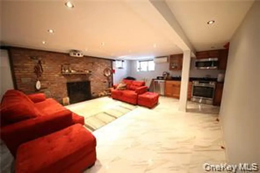 2032 Hobart Avenue Bronx NY 10461
