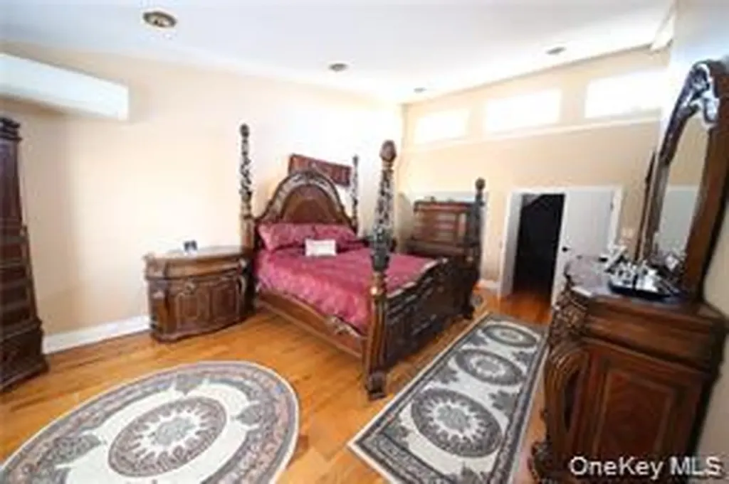 2032 Hobart Avenue Bronx NY 10461
