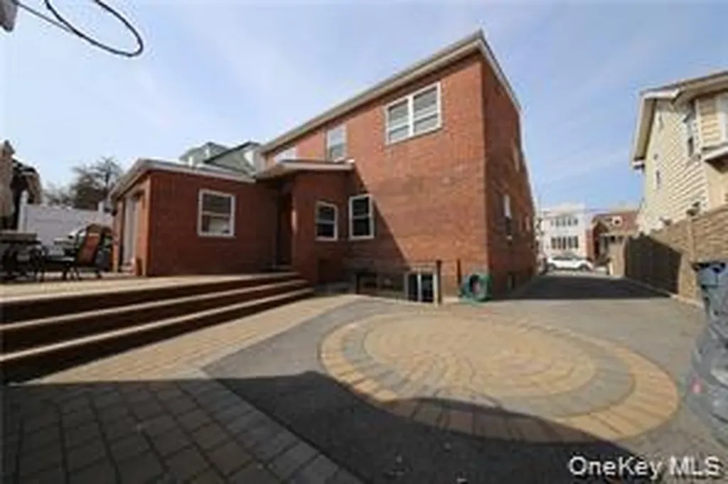 2032 Hobart Avenue Bronx NY 10461